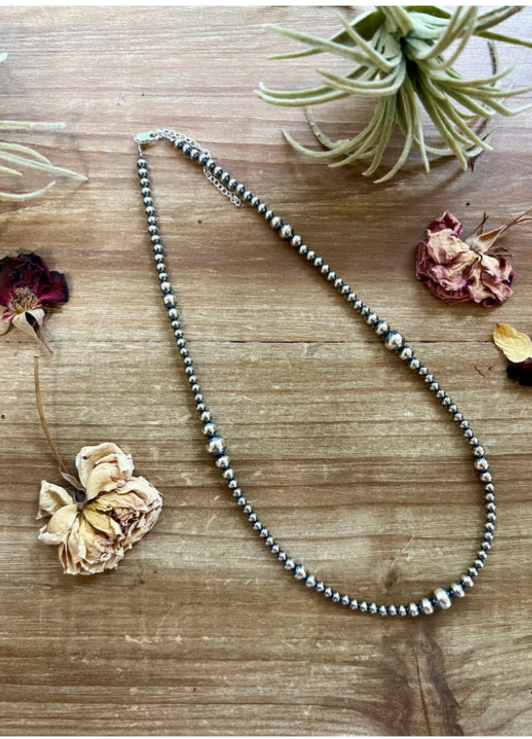 Graduated sterling silver pearls necklace
