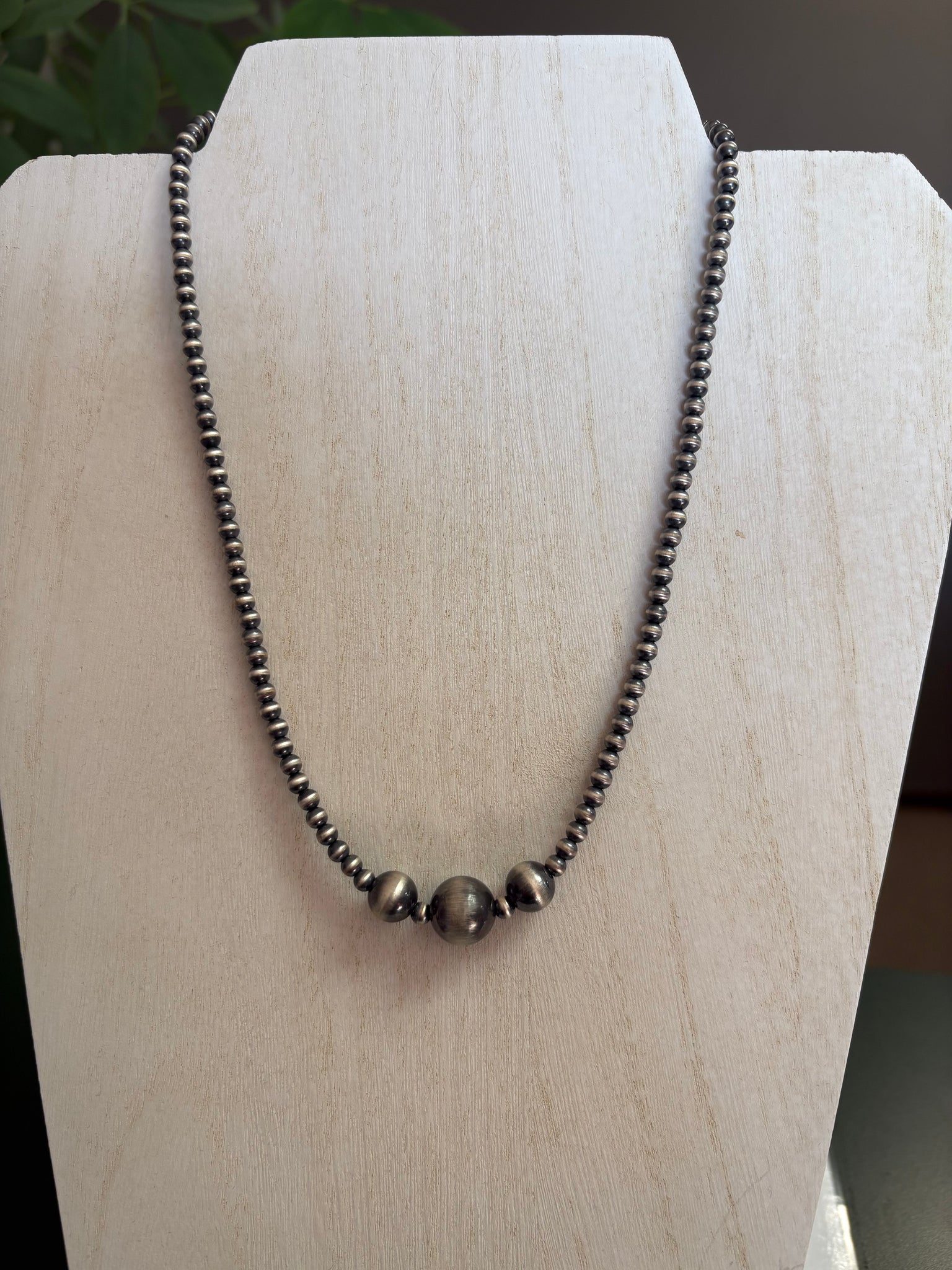 3 mm genuine pearl necklace graduated to 8 mm