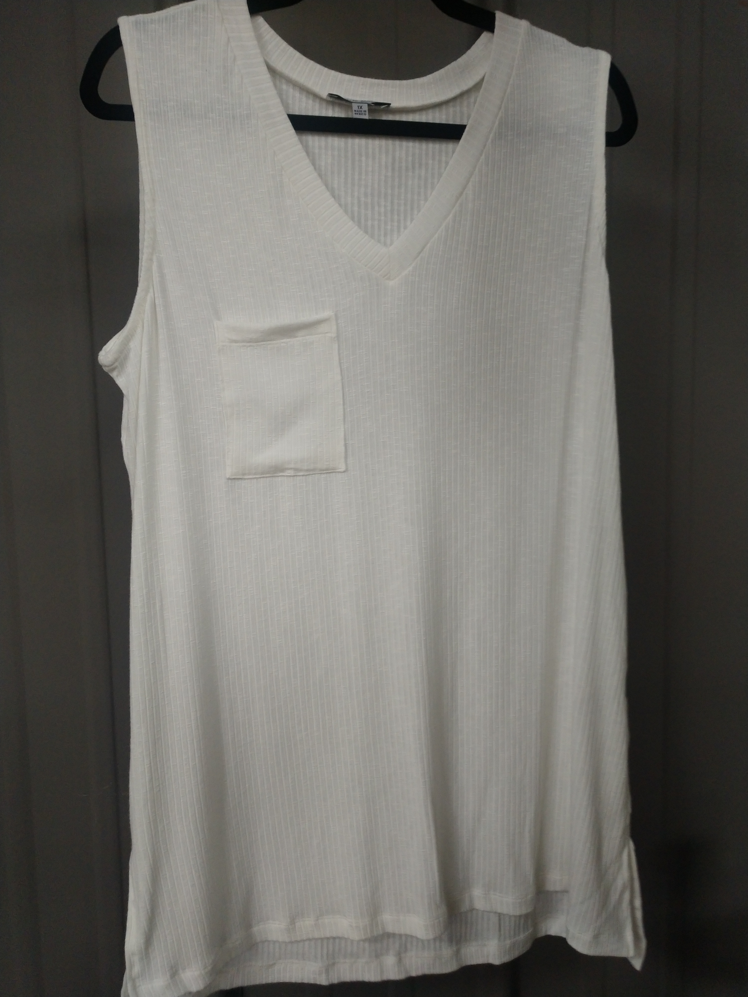 Sleeveless Pocket Tank